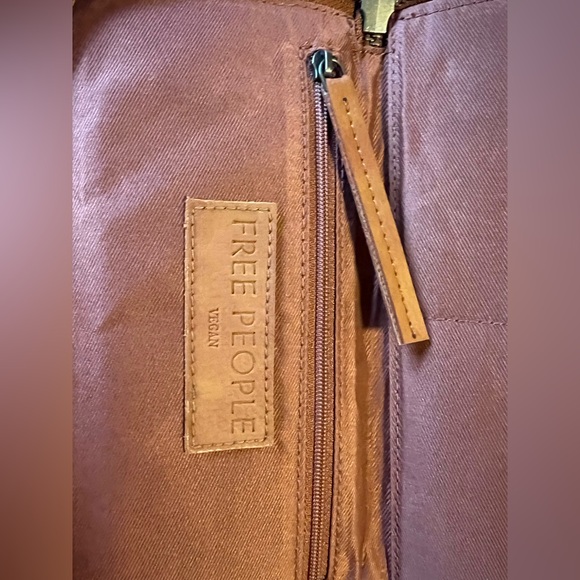 Free People Vegan Faux Leather Wallet in Brown NWT - Picture 5 of 7